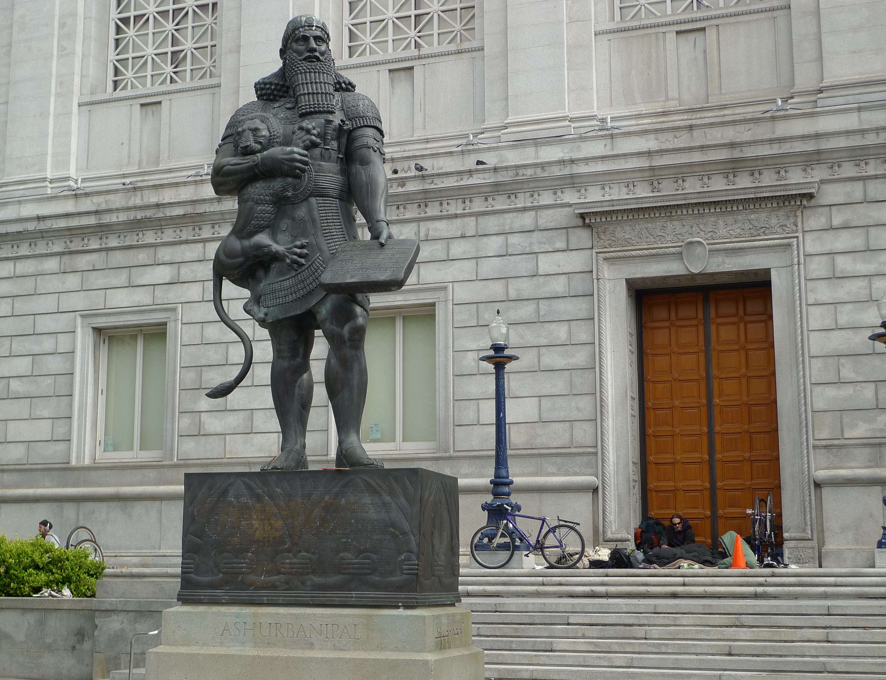 Ashurbanipal university statue by Parhad