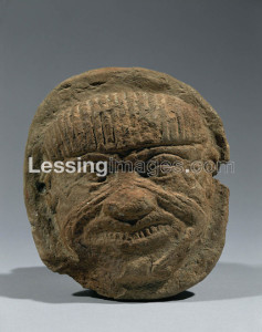 Humbaba,demon,genie and guardian of the cedar forests of the Lebanon range. Period of the Amorite dynasties. In the Gilgamesh-epic, Gilgamesh and his friend Enkidu cut off the demon's head. 20th-16th BCE Terracotta, H: 11,5 cm AO 6778