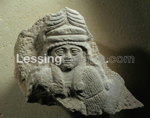 Fragment of a stele with bust of the goddess Ba'u. Period of king Gudea, around 2100 BCE. From Tello. Limestone, H: 16,2 cm AO 4572