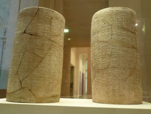 Gudea cylinders in the Louve