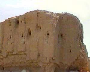 4 - Ziggourat in Kishi-Kish-Kush, brick-built Ziggurat / house of the gods in Kish, these cblay ricks have lasted thousands of years, unlike bricks today