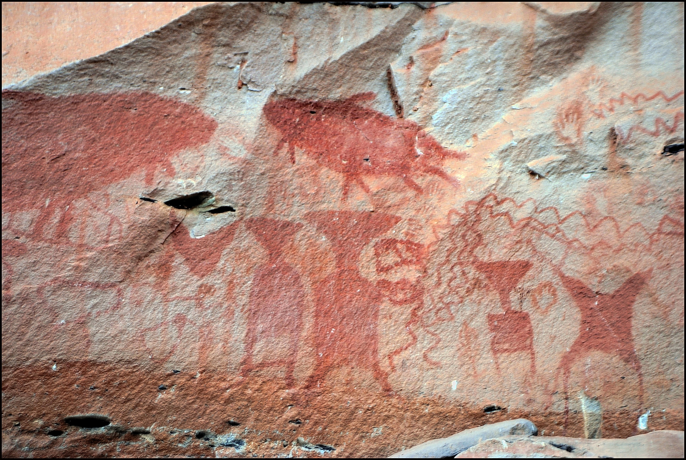 1m - Pha-Taem Thailand cave painting artefact of flying machines & landed alien beings upon the Earth, evidence of the alien visitors from ancient days has been found from all over the world