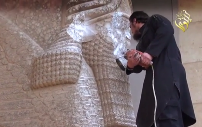 Islamic state smashes ancient artifacts in Nimrud
