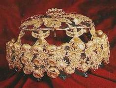 30 - ancient Assyrian royal crown