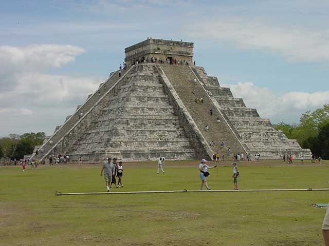 42 - Mayan Pyramid-el-Castillo