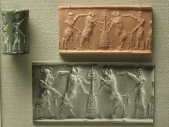 9e - Enkidu & Gilgamesh battle the bull, a gift to Inanna from Heaven & King Anu