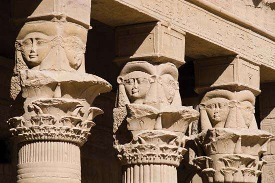 100 - Hathor pillers on Hathor temple