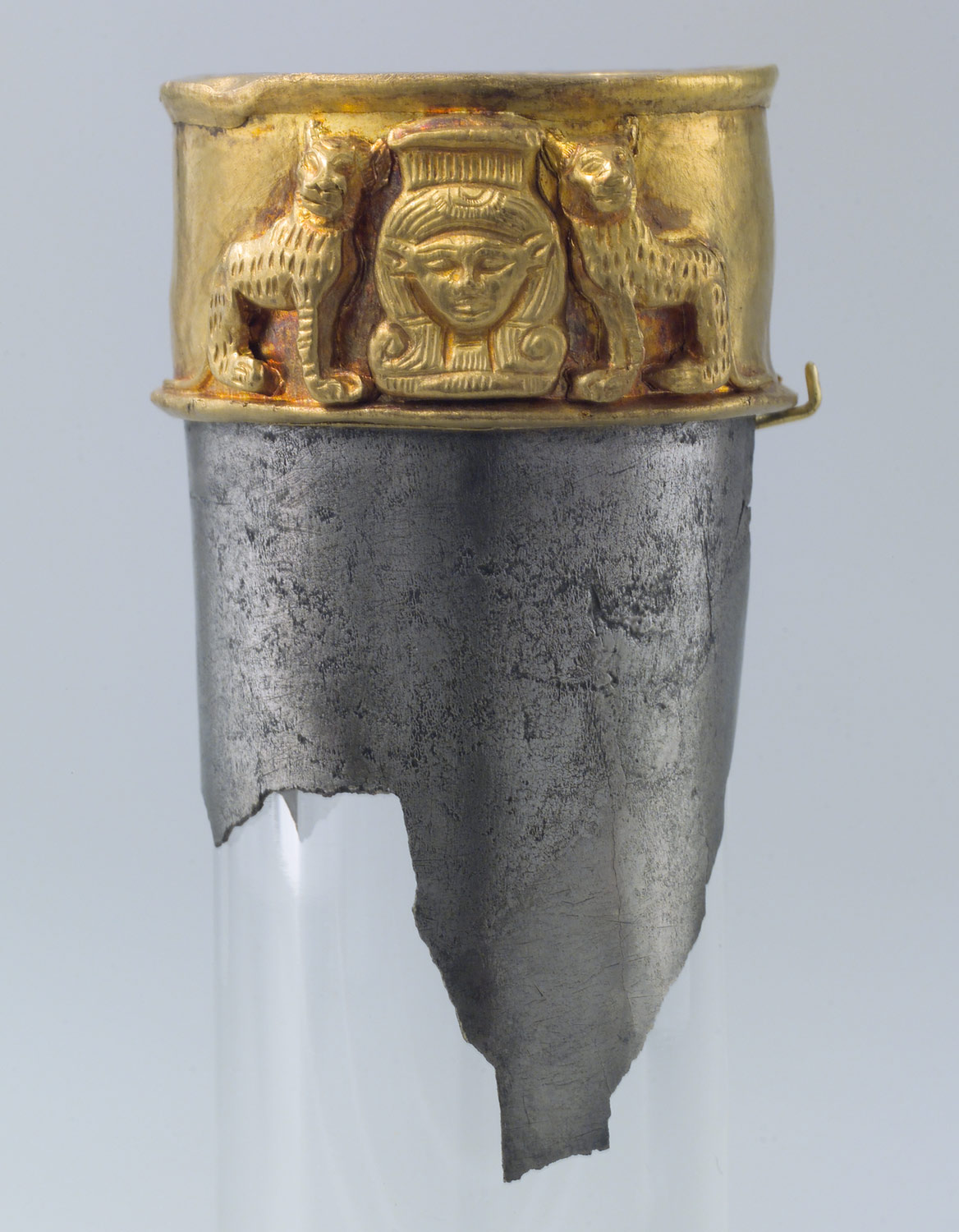 19 - Hathor - Ninhursag on damaged artifact of Egypt