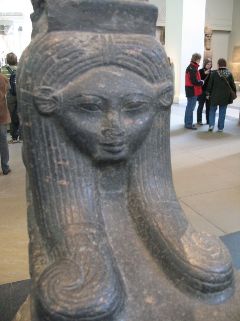 21 - hair styled as Umbilical Chord Cutter symbol; tremendous artifact of Egyptian goddess Hathor - Ninhursag
