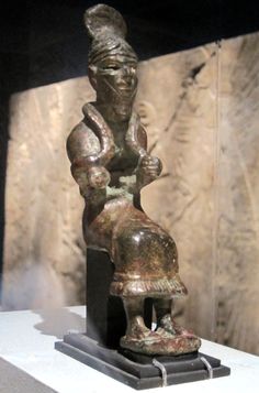 10 - Babylonian statue of Shamash - Utu lasting over a thousand years