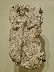 1h - relief of goddess Ishtar / Inanna with Liberty torch in hand, as Goddess of Love she was desired by all