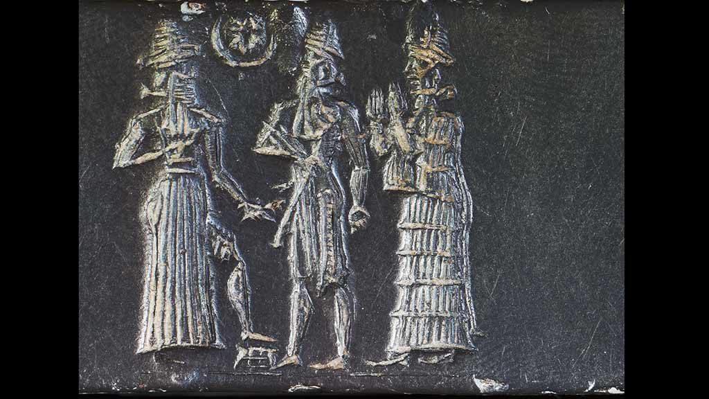 44 - family triad of symbols, father Nannar's Moon crescent, son Utu's Sun disc, & daughter Inanna's 8-pointed star symbols all in one; Utu, giant semi-divine king, & his mother goddess Ninsun