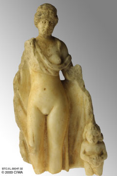 4f - Aphrodite and Eros, her son