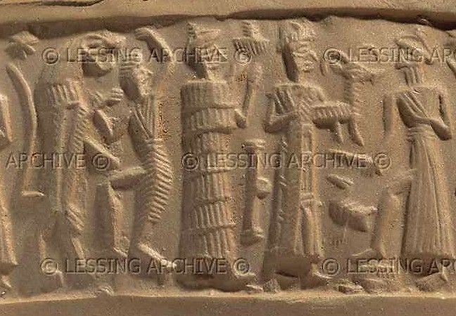 4y - animal beast battles unidentified god, Ninsun, semi-divine descendant-king, & Utu the Sun god, grandson to Enlil & great-grandson to King Anu