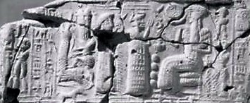 55 - wrestling scene, damaged semi-divine king, goddess Ninsun, & Nannar the patron god over Ur; SEE UR PAGE for artifacts & texts