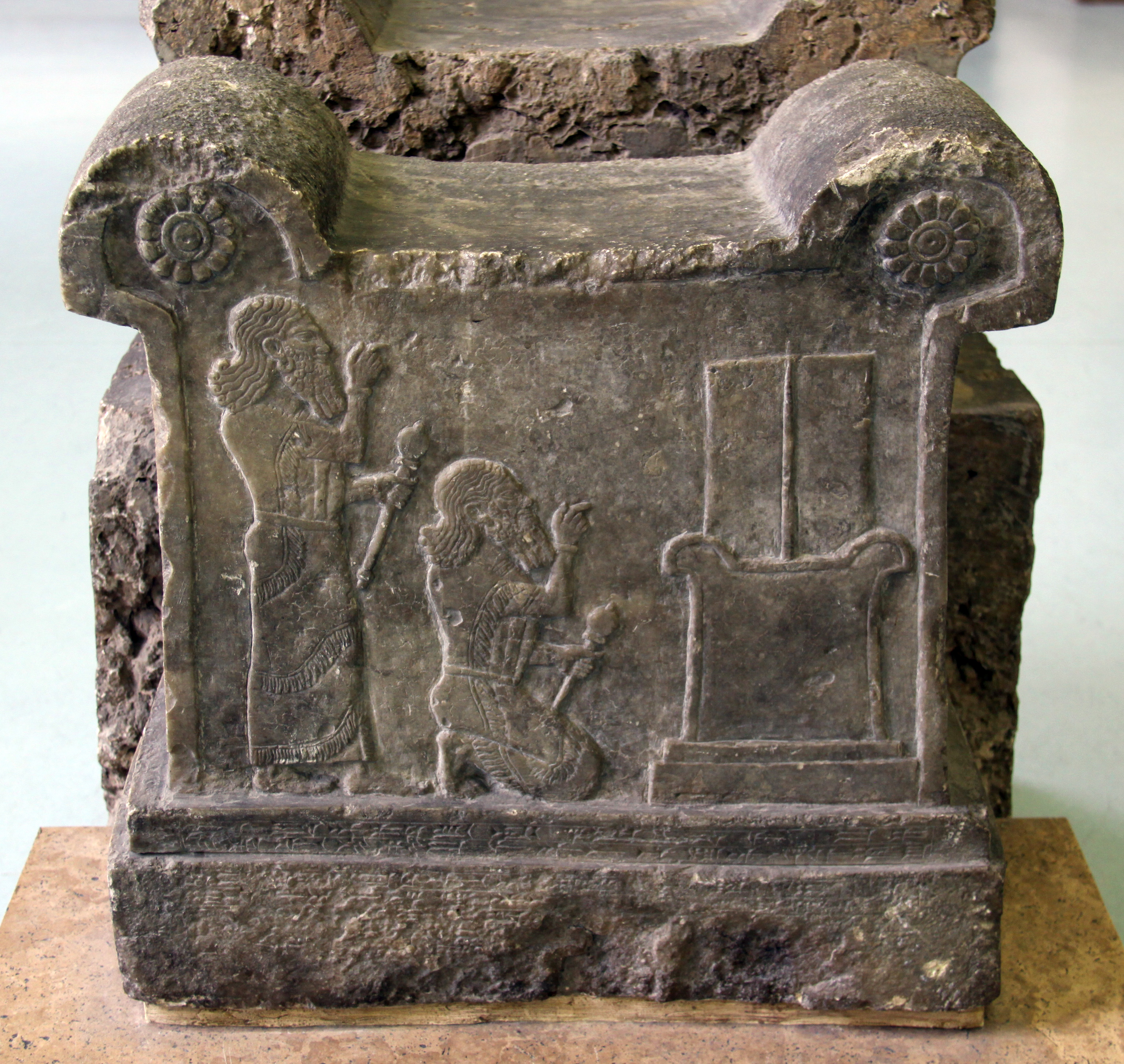 6d - foot pedestal of Tukulti-Ninurta I