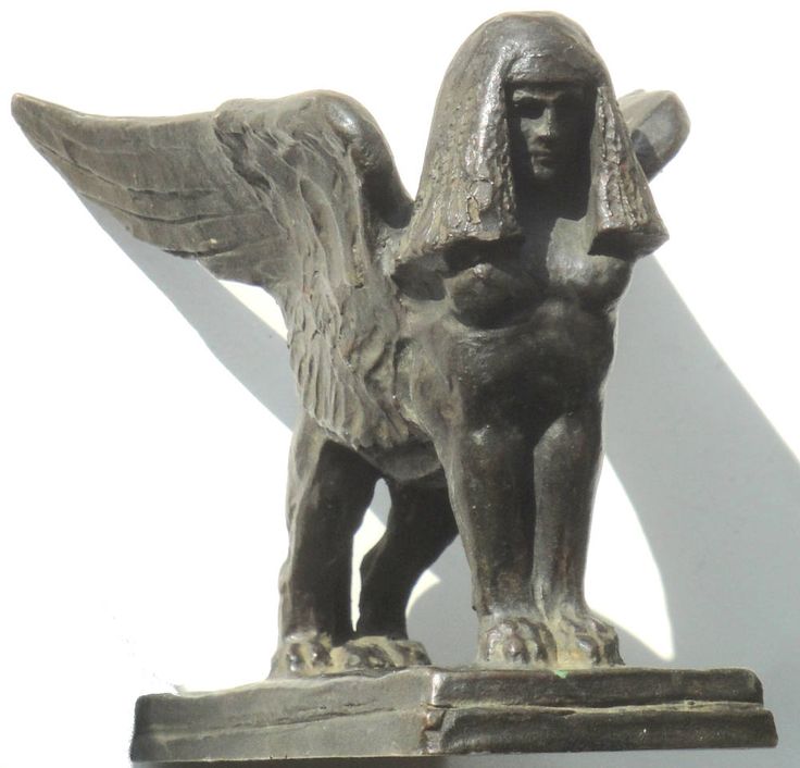 39 - winged Inanna lion sphynx