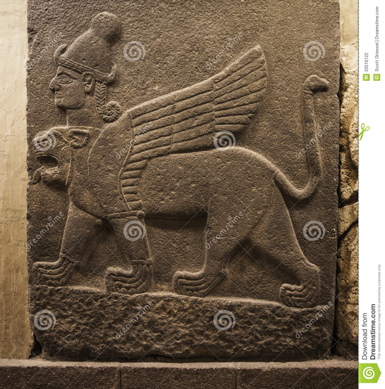 52 - alien goddess Inanna as winged sphynx