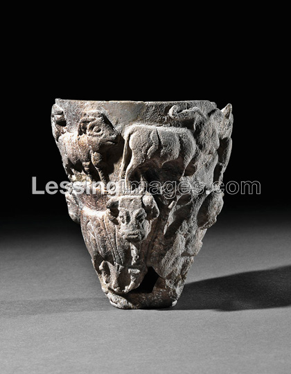 14a - pottery designed with lions & cows