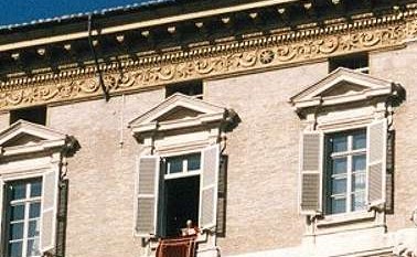 4a - Nannar's Symbol all along facade of Papal Palace