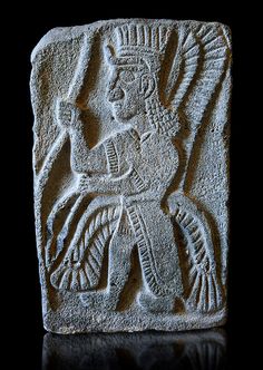 5g - Babylonian artifact of winged goddess Inanna