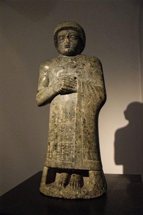 8v - Gudea ancient statue artifact, two-thirds divine son to giant goddess Ninsun