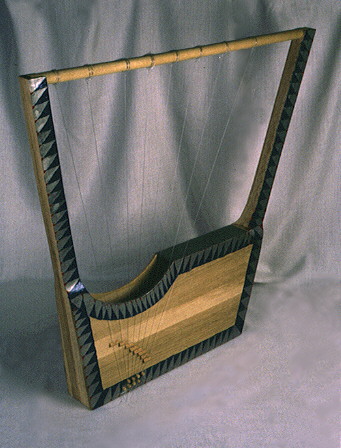 ancient Mesopotamian lyre