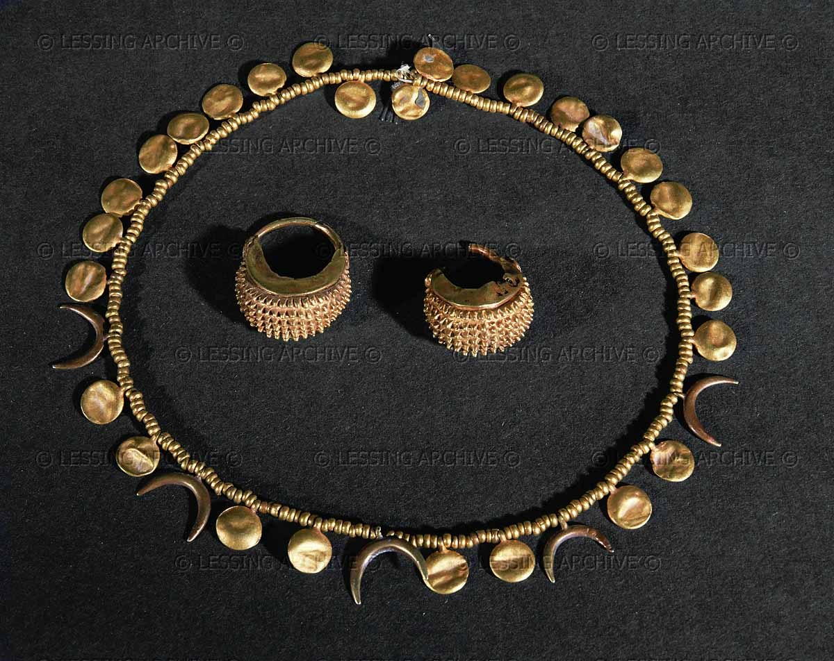 4e - gold necklace & bracelet