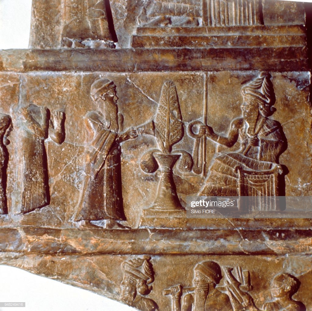 22 - damaged Ninsun, her semi-divine son King Ur-Namma, & Nannar seated