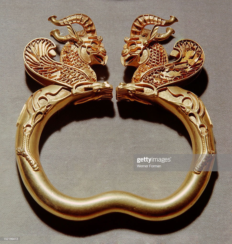 5a - gold armlet artifact