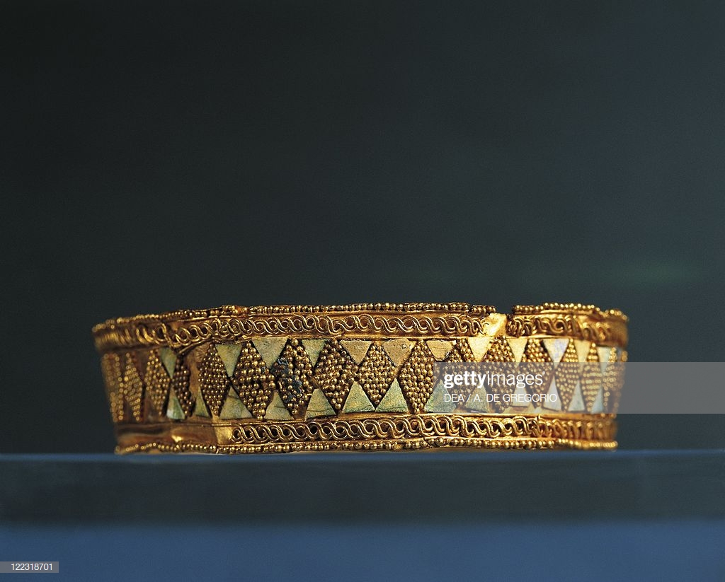 5c - Mesopotamian gold bracelet