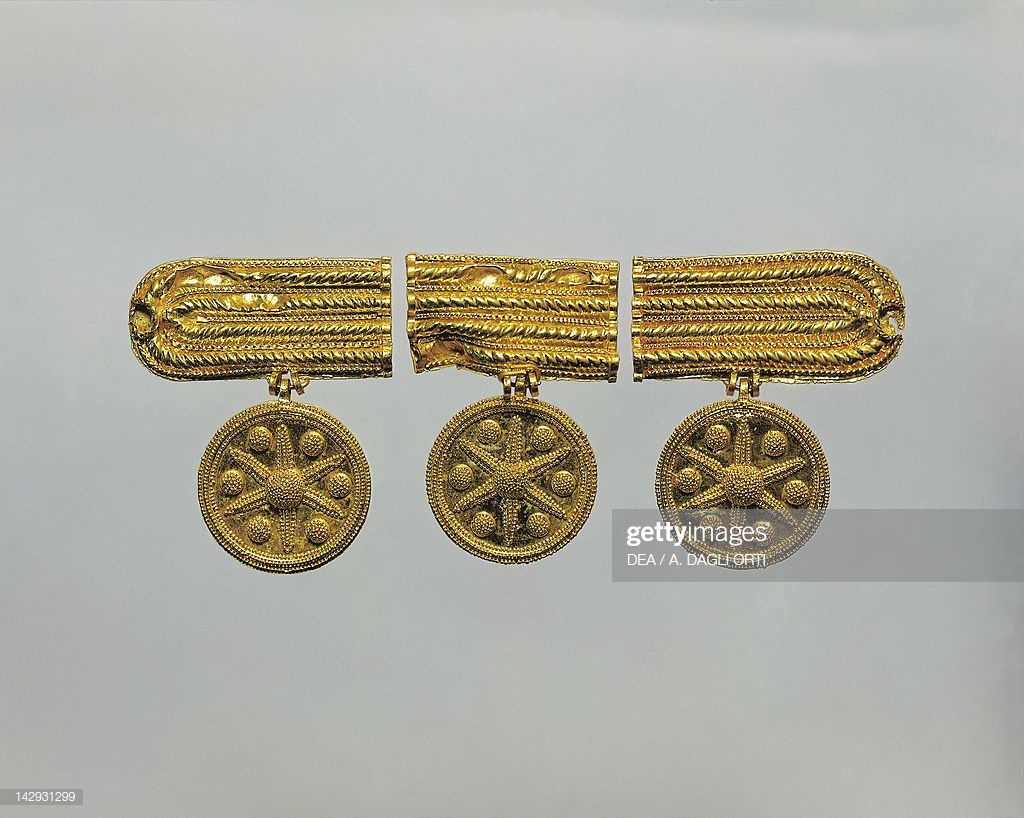 5d - gold bracelet from ancient Assyria