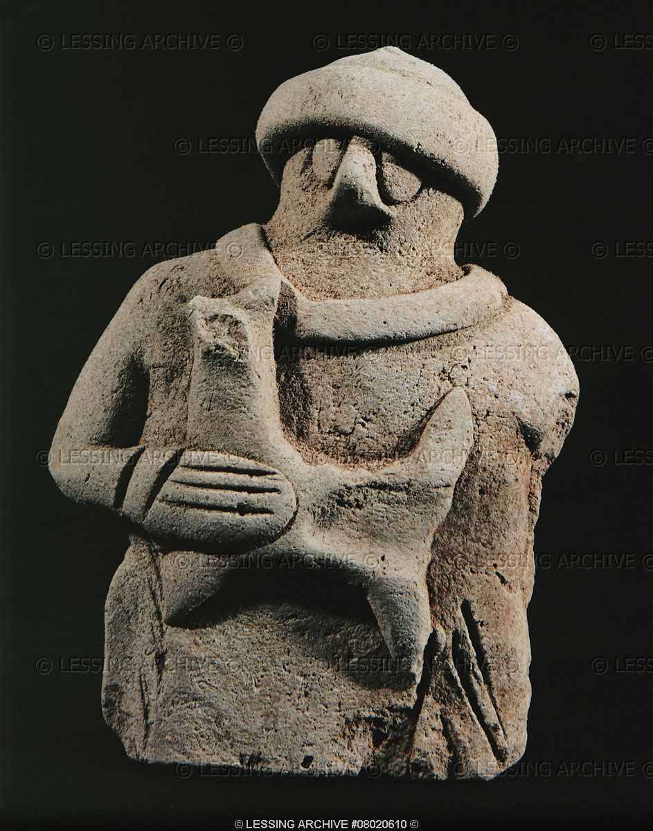 1b - Dumuzi the Shepherd carrying a lamb