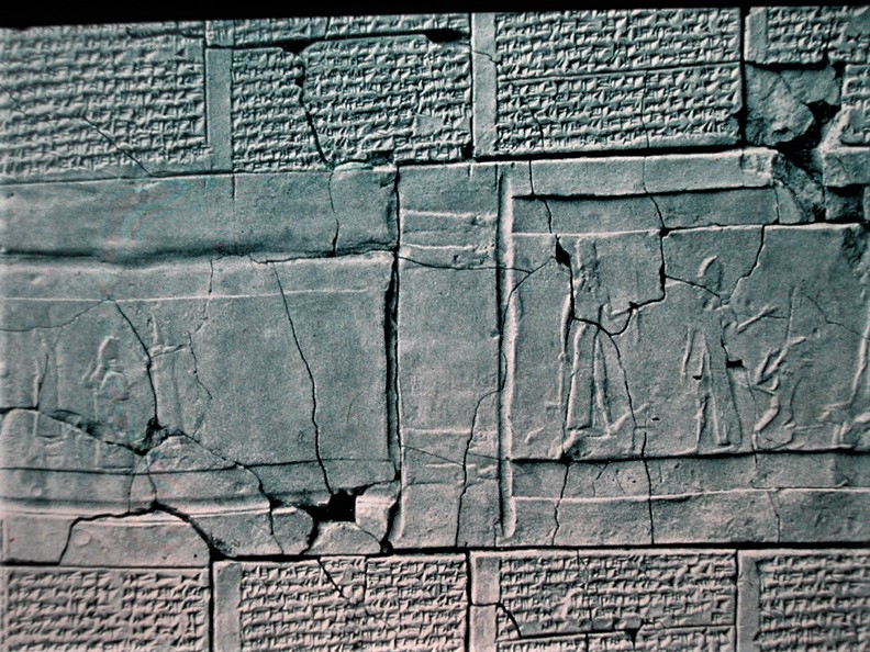 16q - Ashur presents Assyrian King Tukulti-Ninurta to Ninurta & Adad