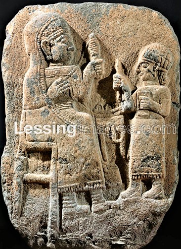 3f - giant goddess Uttu weaving, & smaller earthling helper