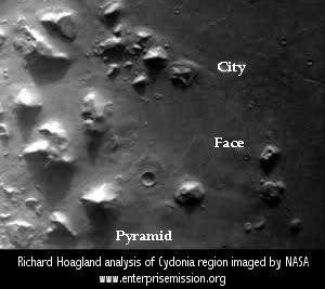 8c - face & more on Mars