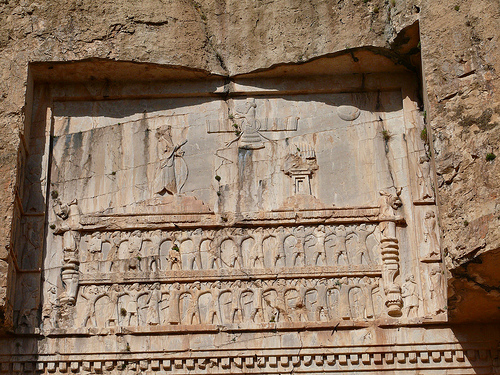 15 - giant semi-divine Darius with Ashur in sky-disc above