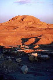 2e - Uruk's temple made of mud bricks stacked to the heavens