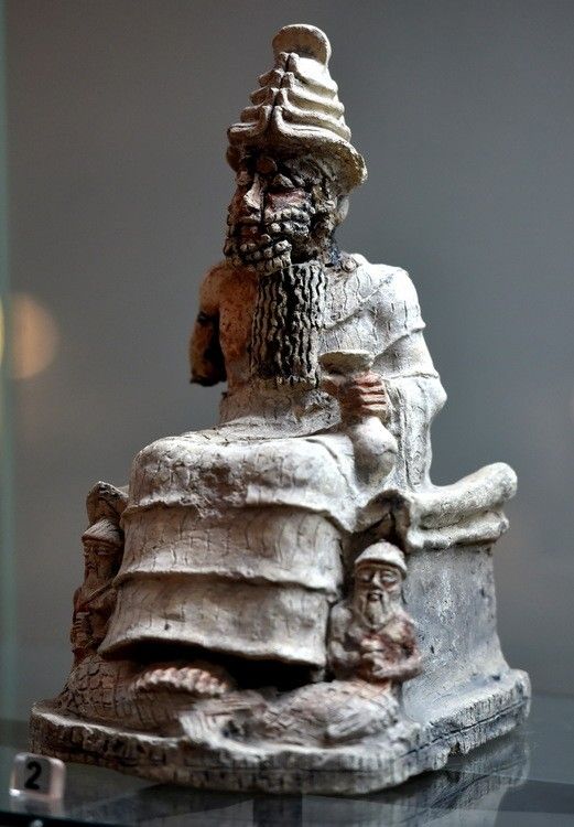 5 - excellent Babylonian statue of seated Enki, Enki & his crew of 50 were 1st to arrive on Earth; it was Enki who tried to keep the peace between the young royal cousins later born on Earth Colony