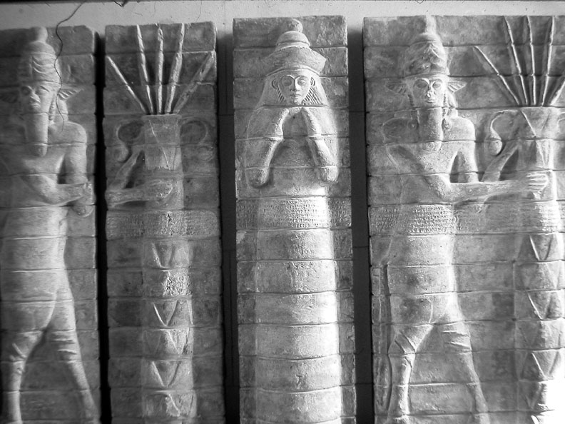 30 - Enlil & spouse Ninlil on ancient wall